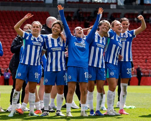 Liverpool Women v Brighton & Hove Albion Women, St Helens, UK - 10 May 2026 Brighton & Hove Albion players celebrate following victory during the Women™s FA Cup Semi Final match between Liverpool Women and Brighton & Hove Albion Women at The Brewdog Stadium on 10 May 2026 in St Helens, England (Photo by Steve Taylor PPAUK) St Helens The Brewdog Stadium Merseyside England Copyright: xStevexTaylor PPAUKx PPA-273649