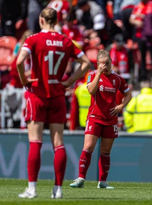Football - Women™s FA Cup - Semi-Final - Liverpool FC Women v Brighton & Hove Albion FC Women ST HELENS, ENGLAND - Sunday, May 10, 2026: Liverpool s Kirsty Maclean looks dejected after the Women™s FA Cup Semi-Final match between Liverpool FC Women and Brighton & Hove Albion FC Women at the St Helens Stadium. Brighton won 3-2. (Photo by David Rawcliffe Propaganda) ST HELENS St Helens Stadium MERSEYSIDE ENGLAND  Copyright: xPropagandaxPhotoxAgencyx P2026-05-10-Liverpool_W_Brighton_W-50