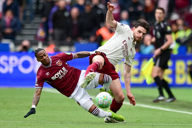 West Ham United v Arsenal, Premier League West Ham United forward Crysencio Summerville (7) tackles Arsenal midfielder Declan Rice (41) during the Premier League match between West Ham United and Arsenal at the London Stadium, London, UK on 10 May 2026. London London Stadium UK Editorial use only DataCo restrictions apply See www.football-dataco.com , Copyright: xDennisxGoodwinx PSI-24232-0034