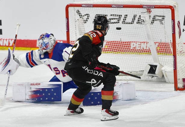10 05 2026, xhbx, ice hockey test match, Germany USA v l Goal scored, goal to 1 2 Devin Colley USA , Parker Tuomie Germany DFL DFB REGULATIONS PROHIBIT ANY USE OF PHOTOGRAPHS as IMAGE SEQUENCES and or QUASI VIDEO Mannheim