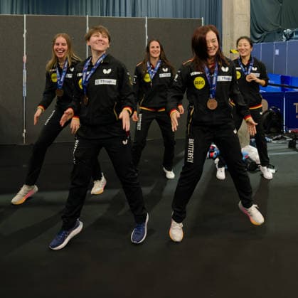 Good-humored German bronze medal winners at the World Table Tennis Championships in London Good-humored bronze medal winners at the World Table Tennis Championships in London Germany with Annett Kaufmann, Nina Mittelham, Sabine Winter , Yuan Wan, Ying Han dancing in the training hall after the award ceremony London, 10 May , Ovo Arena Wembley London OVO Arena Wembley London England