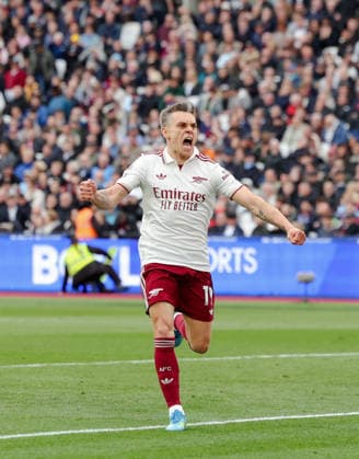 Premier League 2025 26 West Ham v Arsenal London Stadium 10.05.2026 Leandro Trossard of Arsenal scores and celebrates 0-1 Premier League 2025 26 West Ham v Arsenal London Stadium 10.05.2026 Photograph By Marc Aspland The Times  Copyright: xMarcxAsplandx NINTCHDBPICT001079656217