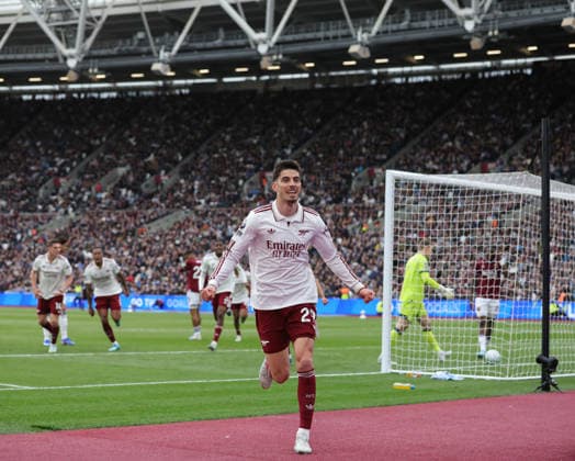 West Ham United v Arsenal, London, UK - 10 May 2026 Goal celebrations for Leandro Trossard of Arsenal as Kai Havertz celebrates his teammate s goal during the Premier League match between West Ham United and Arsenal at the London Stadium, London on 10 May 2026. ( London London Stadium London England Copyright: xJoshxSmith PPAUKx PPA-273924
