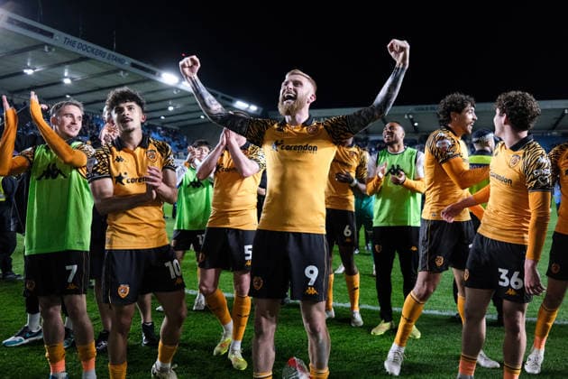 Millwall gegen Hull City 11. Mai 2026, London EFL Championship Play offs Halbfinale, Rückspiel Millwall gegen Hull City Oliver McBurnie von Hull City feiert den Sieg Foto Jacques Feeney Abseits London UK  Copyright: xJacquesxFeeneyx xOffsidexOffside