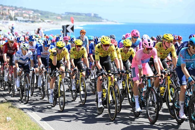 12-05-2026 Giro D italia; Tappa 04 Catanzaro - Cosenza; 2026, Xds - Astana; 2026, Visma - Lease A Bike; Silva, Guilermo Thomas; 
