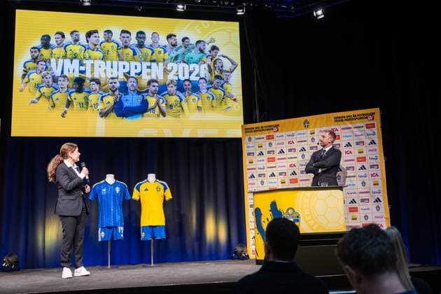 260512 Head coach Graham Potter and media officer Petra ThorÃ n of the Swedish men s national football team during a press conference on May 12, 2026 in Stockholm Photo Jonathan Näckstrand BILDBYRAN COP 94 JN0270 fotboll football soccer fotball vm fifa world cup presskonferens press conference sverige sweden sverige a bbeng  Copyright: JONATHANxNÄCKSTRAND BB260512JN002