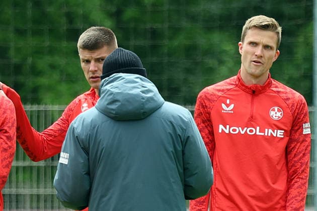12 05 2026, xrekx, Fußball 2 Bundesliga, 1 FC Kaiserslautern Training v l Torsten Lieberknecht Trainer 1 FC Kaiserslautern Erik Wekesser 1 FC Kaiserslautern Fabian Kunze 1 FC Kaiserslautern DFL DFB REGULATIONS PROHIBIT ANY USE OF PHOTOGRAPHS as IMAGE SEQUENCES and or QUASI VIDEO Kaiserslautern