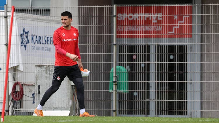 12 05 2026, xrekx, Football 2 Bundesliga, 1 FC Kaiserslautern Training v l Simon Simoni 1 FC Kaiserslautern DFL DFB REGULATIONS PROHIBIT ANY USE OF PHOTOGRAPHS as IMAGE SEQUENCES and or QUASI VIDEO Kaiserslautern