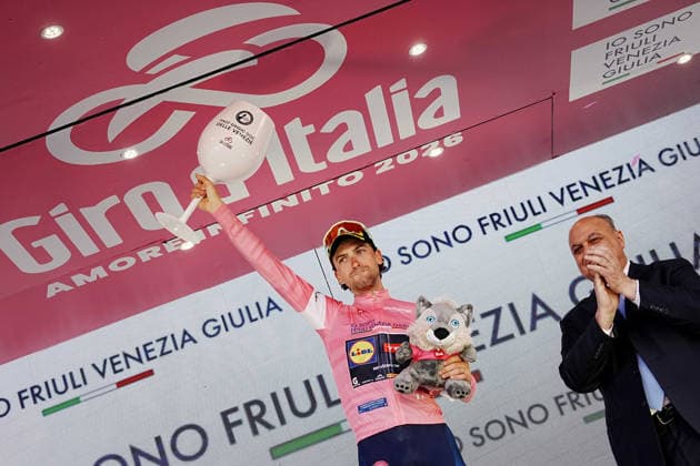 Italy™s Giulio Ciccone of Lidl-Trek pink jersey on the podium during Stage 4 of the Giro d™Italia, from Catanzaro to Cosenza, Italy, Tuesday, May 12, 2026.  Copyright: xGianxMattiaxD Albertox xLaPressex