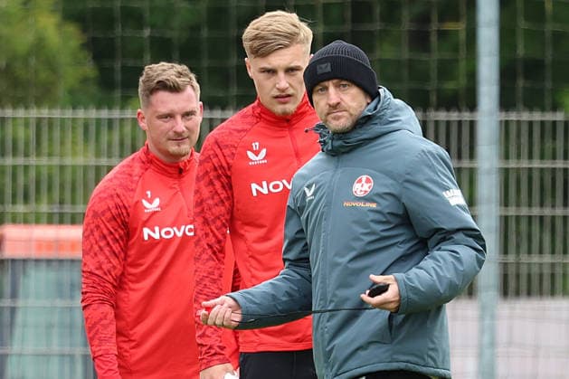 12 05 2026, xrekx, Fußball 2 Bundesliga, 1 FC Kaiserslautern Training v l Marlon Ritter 1 FC Kaiserslautern Norman Bassette 1 FC Kaiserslautern Torsten Lieberknecht Trainer 1 FC Kaiserslautern DFL DFB REGULATIONS PROHIBIT ANY USE OF PHOTOGRAPHS as IMAGE SEQUENCES and or QUASI VIDEO Kaiserslautern