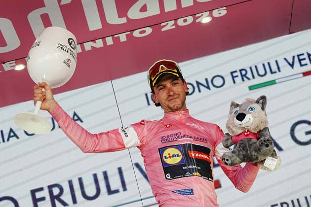 Italy™s Giulio Ciccone of Lidl-Trek pink jersey on the podium during Stage 4 of the Giro d™Italia, from Catanzaro to Cosenza, Italy, Tuesday, May 12, 2026.  Copyright: xGianxMattiaxD Albertox xLaPressex