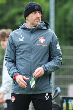 12 05 2026, xrekx, Fußball 2 Bundesliga, 1 FC Kaiserslautern Training v l Torsten Lieberknecht Trainer 1 FC Kaiserslautern DFL DFB REGULATIONS PROHIBIT ANY USE OF PHOTOGRAPHS as IMAGE SEQUENCES and or QUASI VIDEO Kaiserslautern