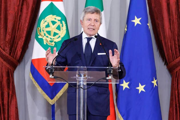 Il presidente della Lega Calcio Enzo Maria Simonelli al Quirinale in occasione dell™incontro tra il presidente della Repubblica Sergio Mattarella e le delegazioni di Lazio e Inter, finaliste della Coppa Italia di calcio Frecciarossa 2025 2026, Roma, MartedÃ¬ 12 Maggio 2026 (Foto Roberto Monaldo LaPresse) Enzo Maria Simonelli at the Quirinale during the meeting between the President of the Republic Sergio Mattarella and the delegations of the Lazio and Inter football teams, finalists of the 2025 2026 Frecciarossa Italian Cup, Rome, Tuesday, May 12, 2026  Copyright: xRobertoxMonaldo LaPressex