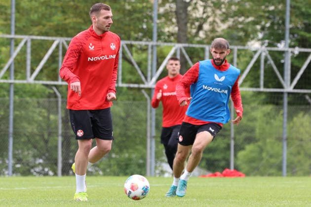 12 05 2026, xrekx, Soccer 2 Bundesliga, 1 FC Kaiserslautern Training v l Luca Sirch 1 FC Kaiserslautern Simon Asta 1 FC Kaiserslautern DFL DFB REGULATIONS PROHIBIT ANY USE OF PHOTOGRAPHS as IMAGE SEQUENCES and or QUASI VIDEO Kaiserslautern