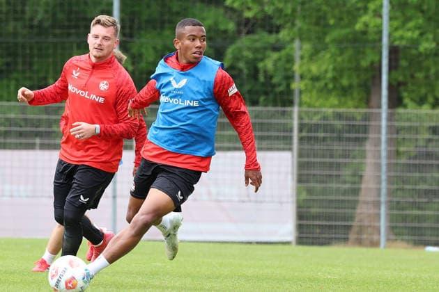 12 05 2026, xrekx, Soccer 2 Bundesliga, 1 FC Kaiserslautern Training v l Marlon Ritter 1 FC Kaiserslautern David Schramm 1 FC Kaiserslautern DFL DFB REGULATIONS PROHIBIT ANY USE OF PHOTOGRAPHS as IMAGE SEQUENCES and or QUASI VIDEO Kaiserslautern