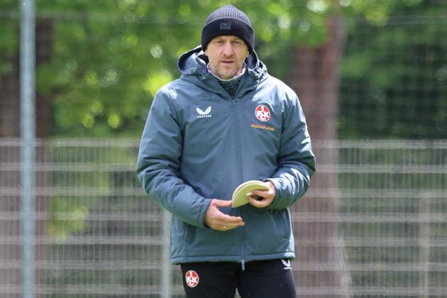 12 05 2026, xrekx, Fußball 2 Bundesliga, 1 FC Kaiserslautern Training v l Torsten Lieberknecht Trainer 1 FC Kaiserslautern DFL DFB REGULATIONS PROHIBIT ANY USE OF PHOTOGRAPHS as IMAGE SEQUENCES and or QUASI VIDEO Kaiserslautern