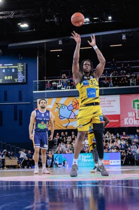 Keeshawn Kellman MHP Riesen Ludwigsburg, 32 on free throw, GER, Rostock Seawolves vs MHP Riesen Ludwigsburg, easycredit BBL, Basketball, Bundesliga, Play Ins, 2025 2026 season, 12 05 2026 GER, Rostock Seawolves vs MHP Riesen Ludwigsburg, easycredit BBL, Basketball, Bundesliga, Play Ins, 2025 2026 season, 12 05 2026 Rostock Copyright: xEibner-Pressefoto DenverxEhrlichx EP_DEH