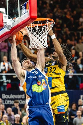 Rostock, Germany 12 May 2026 easyCredit BBL Play Ins 2025 2026 Rostock Seawolves vs MHP Riesen Ludwigsburg In the picture from left Owen Klassen Rostock Seawolves and Keeshawn Kellman MHP RIESEN Ludwigsburg Stadthalle Rostock Mecklenburg Vorpommern Copyright: xFotostandx xVoelkerx