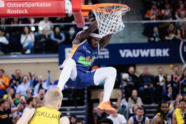 TJ Crockett Jr ROSTOCK SEAWOLVES, 00 at the Dunkin, GER, Rostock Seawolves vs MHP Riesen Ludwigsburg, easycredit BBL, Basketball, Bundesliga, Play Ins, Season 2025 2026, 12 05 2026 GER, Rostock Seawolves vs MHP Riesen Ludwigsburg, easycredit BBL, Basketball, Bundesliga, Play Ins, Season 2025 2026, 12 05 2026 Rostock Copyright: xEibner-Pressefoto DenverxEhrlichx EP_DEH
