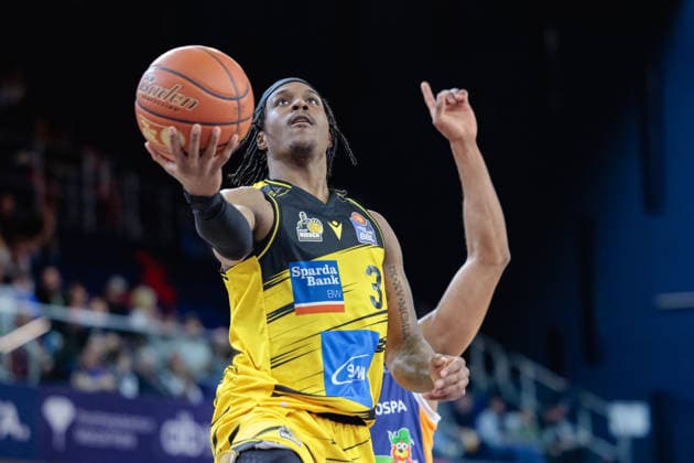 Stefan Smith MHP Riesen Ludwigsburg, 03 on a lay-up, GER, Rostock Seawolves vs MHP Riesen Ludwigsburg, easycredit BBL, Basketball, Bundesliga, Play Ins, 2025 2026 season, 12 05 2026 GER, Rostock Seawolves vs MHP Riesen Ludwigsburg, easycredit BBL, Basketball, Bundesliga, Play Ins, 2025 2026 season, 12 05 2026 Rostock Copyright: xEibner-Pressefoto DenverxEhrlichx EP_DEH