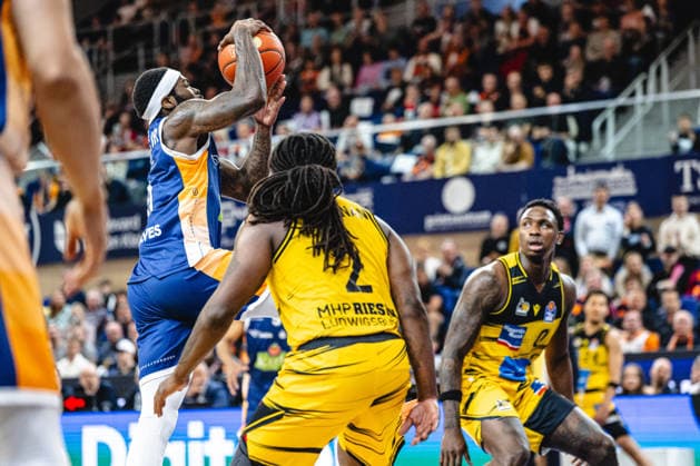 Rostock, Germany 12 May 2026 easyCredit BBL Play Ins 2025 2026 Rostock Seawolves vs MHP Riesen Ludwigsburg Pictured TJ Crockett Jr Rostock Seawolves Stadthalle Rostock Mecklenburg Vorpommern Copyright: xFotostandx xVoelkerx