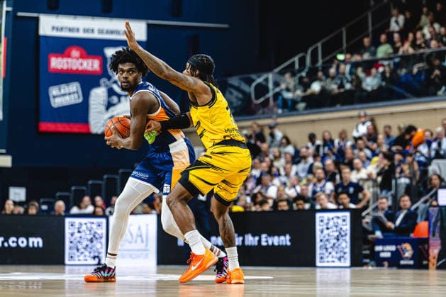 Rostock, Germany 12 May 2026 easyCredit BBL Play Ins 2025 2026 Rostock Seawolves vs MHP Riesen Ludwigsburg Pictured from left in a duel Kassim Nicholson Rostock Seawolves and Stefan Smith MHP RIESEN Ludwigsburg Stadthalle Rostock Mecklenburg Vorpommern Copyright: xFotostandx xVoelkerx