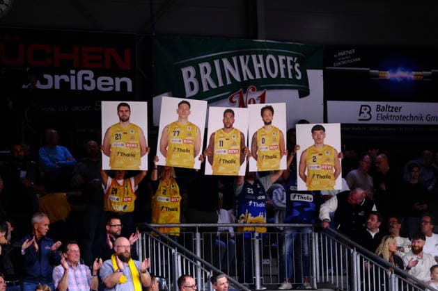 ProA Playoffs Quarterfinals Phoenix Hagen vs PS Karlsruhe LIONS, Hagen, 12 05 2026, Ischelandhalle Hagen Fans hold up signs with players Tim Uhlemann 21, Phoenix Hagen, PF , Anzac Joseph Dennis Rissetto 77, Phoenix Hagen, C , Marvin Omonigho Omuvwie 11, Phoenix Hagen, PF , Marcus Henri Graves 0, Phoenix Hagen, PG , Dennis Nawrocki 2, Phoenix Hagen, SG ProA Playoff Quarterfinal Phoenix Hagen vs PS Karlsruhe LIONS, Hagen, 12 05 2026, Ischelandhalle Hagen Copyright: xBEAUTIFULxSPORTS Piepenstockx