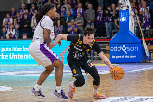 ProA, BG Goettingen vs Bozic Estriche Kirchheim Knights, Sparkassen Arena Goettingen 12 05 2026 ProA, Goettingen, Germany 12 05 2026 Gian Aydinoglu Bozic Estriche Kirchheim Knights, 4 on the ball against Jordan Sears BG Goettingen, 3 , Barmer ProA 2 Basketball Bundesliga, Playoffs, Game of BG Goettingen vs Bozic Estriche Kirchheim Knights, Sparkassen Arena Goettingen Copyright: xBEAUTIFULxSPORTS Freudensteinx