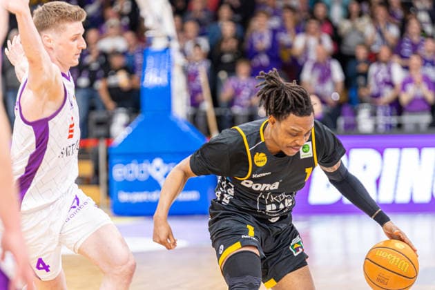 ProA, BG Goettingen vs Bozic Estriche Kirchheim Knights, Sparkassen Arena Goettingen 12 05 2026 ProA, Goettingen, Germany 12 05 2026 Phillip Russell Bozic Estriche Kirchheim Knights, 1 on the ball, Barmer ProA 2 Basketball Bundesliga, Playoffs, Game of BG Goettingen vs Bozic Estriche Kirchheim Knights, Sparkassen Arena Goettingen Copyright: xBEAUTIFULxSPORTS Freudensteinx