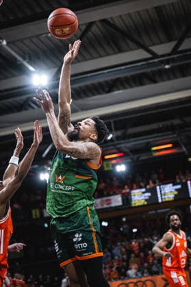 1 Basketball Bundesliga, easyCredit BBL, Season 2025 2026, Men, Play Ins, Match for 7th place, 12 05 2026, RASTA Vechta Gladiators Trier Evans Rapieque 21 VET CONCEPT Gladiators Trier at the Korbleger Vechta RASTA Dome Niedersachsen Germany
