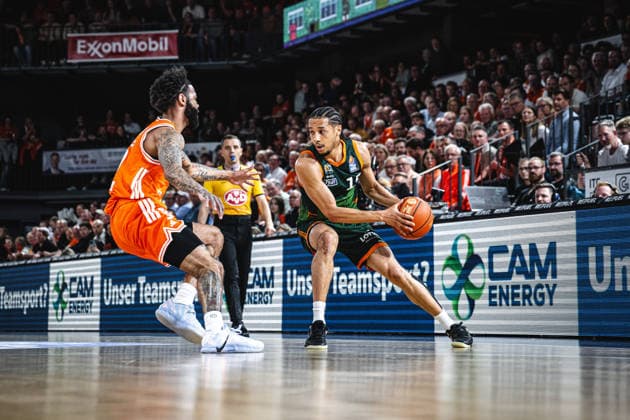 1 Basketball Bundesliga, easyCredit BBL, Season 2025 2026, Men, Play Ins, Match for 7th place, 12 05 2026, RASTA Vechta Gladiators Trier Jordan Roland 15 VET CONCEPT Gladiators Trier in action Vechta RASTA Dome Lower Saxony Germany