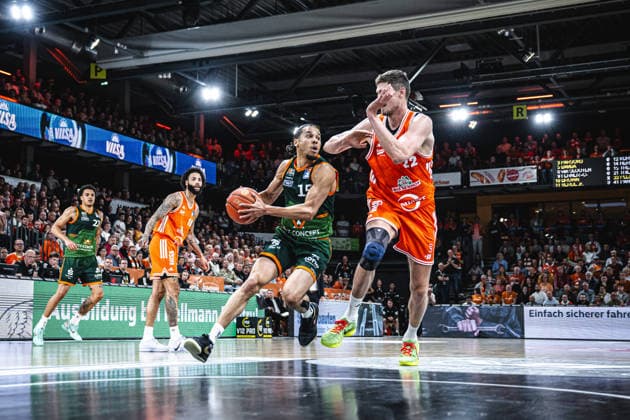 1 Basketball Bundesliga, easyCredit BBL, Season 2025 2026, Men, Play Ins, Match for 7th place, 12 05 2026, RASTA Vechta Gladiators Trier Jordan Roland 15 VET CONCEPT Gladiators Trier in action Vechta RASTA Dome Lower Saxony Germany