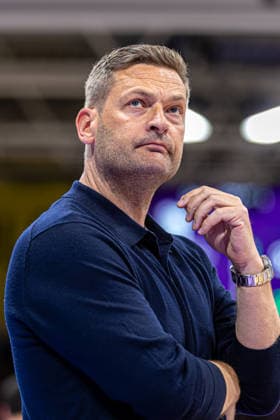 ProA, BG Goettingen vs Bozic Estriche Kirchheim Knights, Sparkassen Arena Goettingen 12 05 2026 ProA, Goettingen, Germany 12 05 2026 Igor Perovic Bozic Estriche Kirchheim Knights, Headcoach , Barmer ProA 2 Basketball Bundesliga, Playoffs, Game of BG Goettingen vs Bozic Estriche Kirchheim Knights, Sparkassen Arena Goettingen Copyright: xBEAUTIFULxSPORTS Freudensteinx
