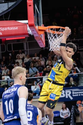 Brandon Tischler MHP Riesen Ludwigsburg, 24 at Dunkin, GER, Rostock Seawolves vs MHP Riesen Ludwigsburg, easycredit BBL, Basketball, Bundesliga, Play Ins, 2025 2026 season, 12 05 2026 GER, Rostock Seawolves vs MHP Riesen Ludwigsburg, easycredit BBL, Basketball, Bundesliga, Play Ins, 2025 2026 season, 12 05 2026 Rostock Copyright: xEibner-Pressefoto DenverxEhrlichx EP_DEH