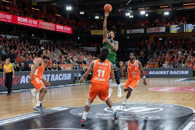 GER, Basketball, easy Credit BBL, Play Ins, Rasta Vechta vs VET CONCEPT Gladiators Trier 12 05 2026, Rasta Dome, Vechta, GER, easy Credit BBL, Play Ins, Rasta Vechta vs VET CONCEPT Gladiators Trier, pictured Urald KING VET CONCEPT Gladiators Trier 20 Alonzo VERGE JR Rasta Vechta 11 TJ BAMBA Rasta Vechta 5 nordphotoxgmbhx xRojahn nph00310