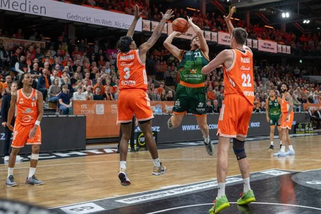 GER, Basketball, easy Credit BBL, Play Ins, Rasta Vechta vs VET CONCEPT Gladiators Trier 12 05 2026, Rasta Dome, Vechta, GER, easy Credit BBL, Play Ins, Rasta Vechta vs VET CONCEPT Gladiators Trier, pictured Evans RAPIEQUE VET CONCEPT Gladiators Trier 21 Malik PARSONS Rasta Vechta 3 Tibor PLEIß PLEISS Rasta Vechta 22 nordphotoxgmbhx xRojahn nph00310