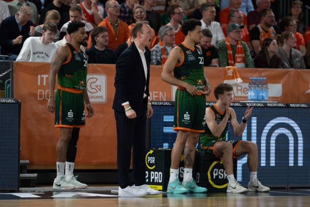 GER, Basketball, easy Credit BBL, Play Ins, Rasta Vechta vs VET CONCEPT Gladiators Trier 12 05 2026, Rasta Dome, Vechta, GER, easy Credit BBL, Play Ins, Rasta Vechta vs VET CONCEPT Gladiators Trier, in the picture Urald KING VET CONCEPT Gladiators Trier 20 Jacques SCHNEIDER VET CONCEPT Gladiators Trier Headcoach Head Coach Nolan ADEKUNLE VET CONCEPT Gladiators Trier 22 Steven ASHWORTH VET CONCEPT Gladiators Trier 1 nordphotoxgmbhx xRojahn nph00310