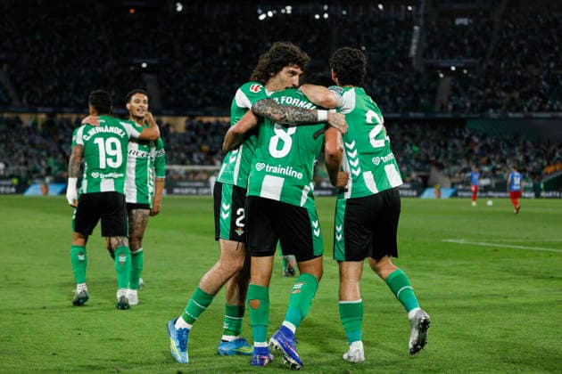 ESP: Real Betis - Elche CF. La Liga EA Sports. Date 36 Pablo Fornals of Real Betis celebrates after scoring the 2-1 during the La Liga EA Sports match between Real Betis and Elche CF played at La Cartuja Stadium on May 12, 2026 in Sevilla, Spain. kpng Copyright: xAntonioxPozox xPRESSINPHOTOx AP_260512_BET_ELC_2526_032