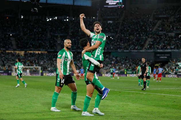 ESP: Real Betis - Elche CF. La Liga EA Sports. Date 36 Pablo Fornals of Real Betis celebrates after scoring the 2-1 during the La Liga EA Sports match between Real Betis and Elche CF played at La Cartuja Stadium on May 12, 2026 in Sevilla, Spain. kpng Copyright: xAntonioxPozox xPRESSINPHOTOx AP_260512_BET_ELC_2526_036