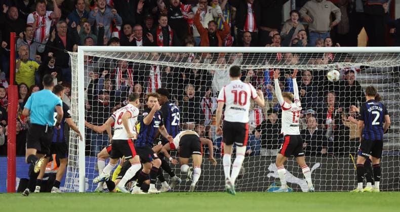 Ross Stewart of Southampton scores a goal to make the score 1-1 Southampton v Middlesbrough, EFL Sky Bet Championship, Play-Off Semi Final, Second Leg, Football, St Mary s Stadium, Southampton, UK - 12 May 2026Southampton St Mary s Stadium United Kingdom EDITORIAL USE ONLY No use with unauthorised audio, video, data, fixture lists, club league logos or live services. Online in-match use limited to 120 images, no video emulation. No use in betting, games or single club league player publications. Copyright: xKieranxMcManus Shutterstockx 16871478ba