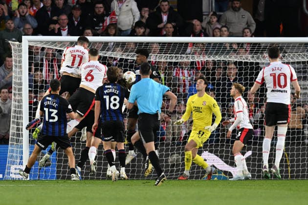 Southampton v Middlesbrough, EFL Sky Bet Championship, Play Off Second Leg Goal 1-1 - Ross Stewart (11) of Southampton scores the equalising goal beating Sol Brynn (31) of Middlesbrough during the EFL Sky Bet Championship Play Off Second Leg match between Southampton and Middlesbrough at the St Mary s Stadium, Southampton, UK on 12 May 2026. Southampton St Mary s Stadium Hampshire UK Editorial use only DataCo restrictions apply See www.football-dataco.com , Copyright: xGrahamxHuntx PSI-24239-0070
