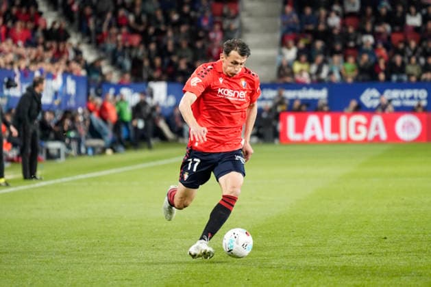 Ante Budimir of CA Osasuna seen during LaLiga EA SPORTS game between teams of CA Osasuna and Atletico de Madrid (Mickael Ducint Ball Raw Images PT) Pamplona El Sadar Spain Copyright: xMickaelxDucintx mickaelducint_osasuna_atletico085