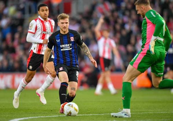 Southampton v Middlesbrough Sky Bet Championship Riley McGree of Middlesbrough challenges for the ball with Daniel Peretz of Southampton during the Southampton v Middlesbrough Sky Bet Championship Play-Off Semi-Final Second Leg match at the St Mary s Stadium, Southampton 12 05 2026 UK Newspapers OUT Copyright: xPaulxBlakex FIL-23421-0026