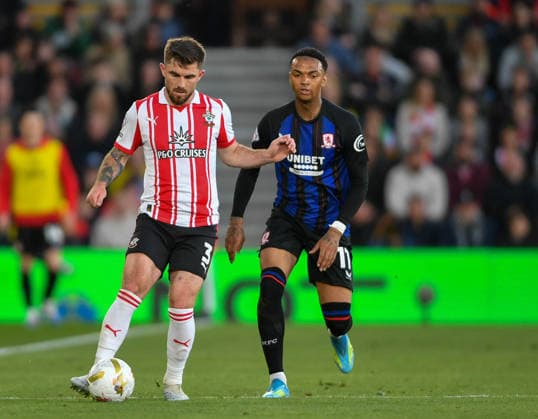 Southampton v Middlesbrough Sky Bet Championship Ryan Manning of Southampton in possession during the Southampton v Middlesbrough Sky Bet Championship Play-Off Semi-Final Second Leg match at the St Mary s Stadium, Southampton 12 05 2026 UK Newspapers OUT Copyright: xPaulxBlakex FIL-23421-0030