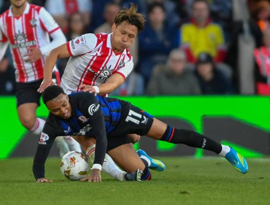Southampton v Middlesbrough Sky Bet Championship Morgan Whittaker of Middlesbrough challenges for the ball with Kuryu Matsuki of Southampton during the Southampton v Middlesbrough Sky Bet Championship Play-Off Semi-Final Second Leg match at the St Mary s Stadium, Southampton 12 05 2026 UK Newspapers OUT Copyright: xPaulxBlakex FIL-23421-0031