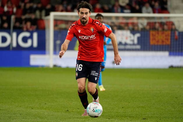 Moi Gomez of CA Osasuna seen during LaLiga EA SPORTS game between teams of CA Osasuna and Atletico de Madrid (Mickael Ducint Ball Raw Images PT) Pamplona El Sadar Spain Copyright: xMickaelxDucintx mickaelducint_osasuna_atletico100