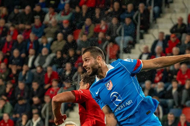 Hancko (N17) deflects the ball during the La Liga EA Sports match between CA Osasuna and Atletico de Madrid at Estadio El Sadar on May 12th 2026, in Madrid, Spain Copyright: xAndresxLopezxSheridanxx xSPPx Sportspressphoto_SPR145567