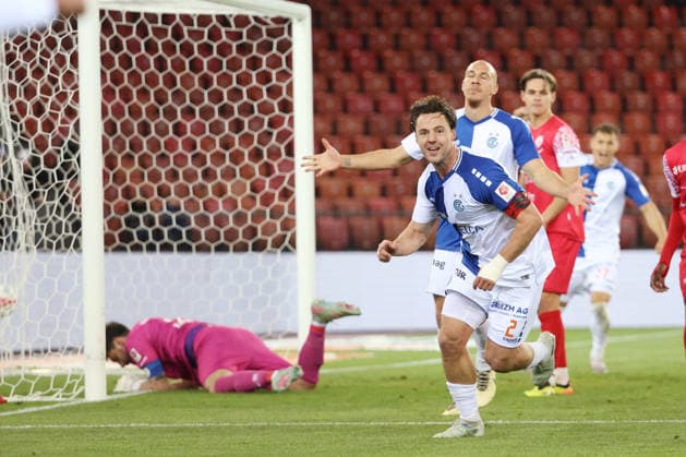 Grasshopper FC Winterthur goal celebration Dirk Abels GC after the goal to 3 2 12 05 2026 Stadion Letzigrund Zuerich , SWITZERLAND, Season 2025 2026 Men Soccer Super League Grasshopper Club Zuerich FC Winterthur goal celebration Dirk Abels GC after the goal to 3 2 against goalkeeper Stefanos Kapino FCW