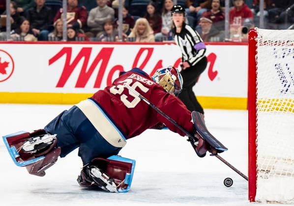 May 12, 2026, Laval, Pq, Canada: MontrÃ al Victoire goaltender Ann-Renee Desbiens (35) reaches back to make a save against the Minnesota Frost during first period playoff hockey action in Laval, Que., on Tuesday, May 12, 2026. Canada News - May 12, 2026  - ZUMAc35_ 20260512_zaf_c35_102 Copyright: xChristopherxKatsarovx