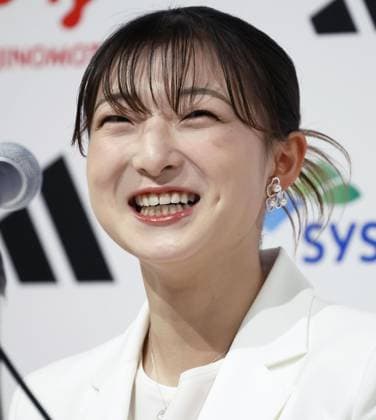 Figure skating, Eiskunstlauf Sakamoto at retirement press conference, PK, Pressekonferenz Japan s Kaori Sakamoto, a two-time women s figure skating Olympic medalist and four-time world champion, laughs during her retirement press conference at a hotel in Kobe, Hyogo Prefecture in western Japan, on May 13, 2026.  A14AA0005548743P